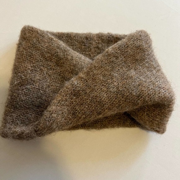 5/ $25 Universal Threads Brown Twisted Headband - Picture 1 of 5